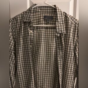 Lightweight Vince button down. GREAT CONDITION!